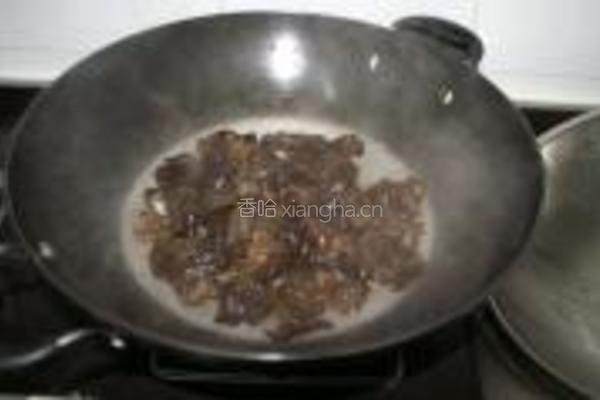 炒鲮鱼肉饼的做法图解1