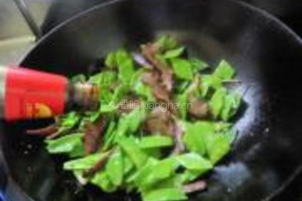腊肉炒荷兰豆的做法图解5