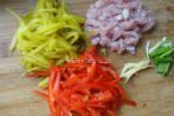 榨菜肉丝炒毛豆的做法图解2