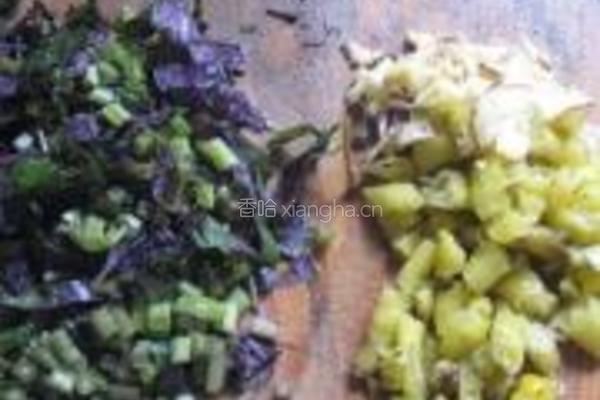 泡椒紫苏炒蚬子的做法图解2