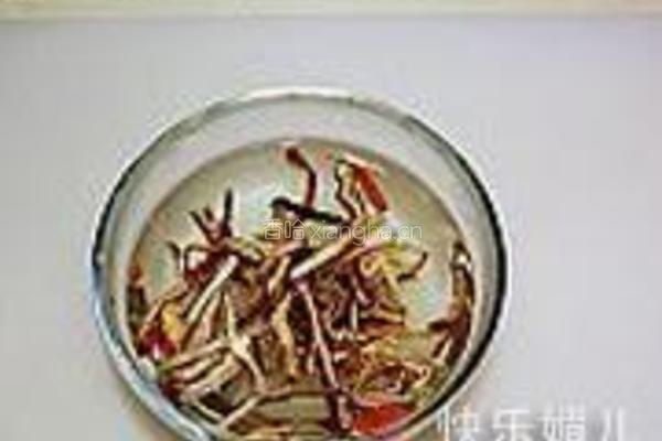 陈皮炖鸡翅的做法图解2
