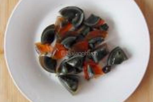 皮蛋香辣豆腐的做法图解4