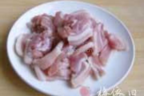 真姬菇烧肉的做法图解2