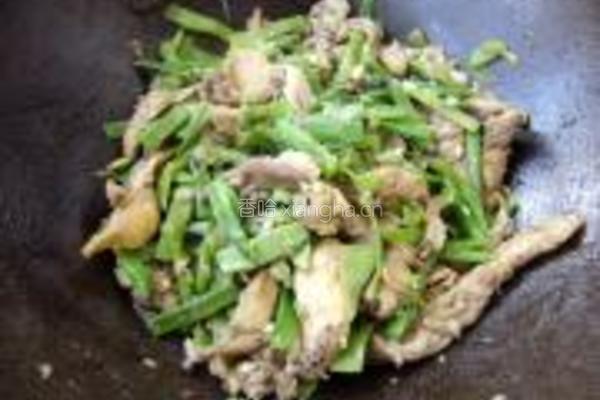 扁豆炒鲜蘑的做法图解8