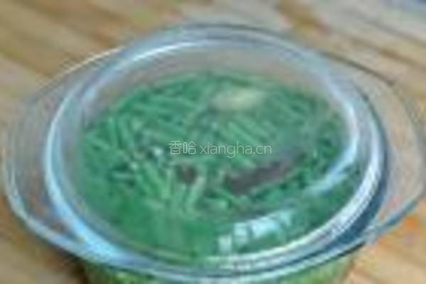 酸豆角炒排骨的做法图解6
