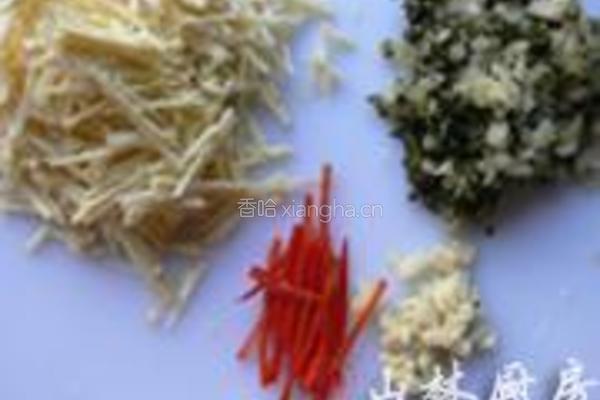 酸菜笋丝的做法图解1