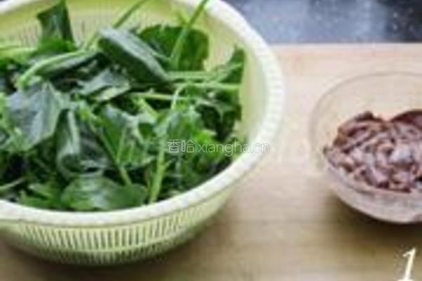 菠菜猪肝汤的做法图解1