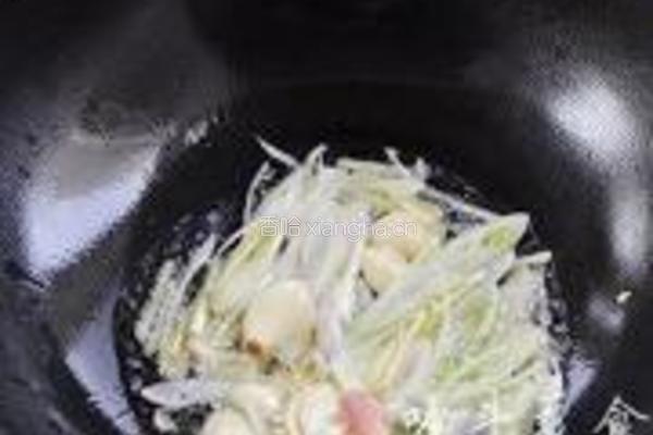 辣椒溜肥肠的做法图解2