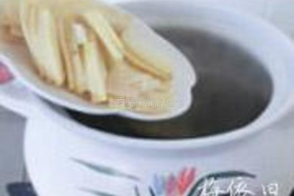 当归春笋乌鸡汤的做法图解7