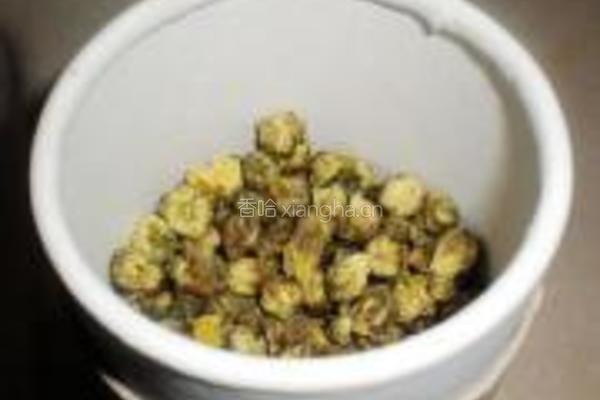 菊花茶的做法图解1