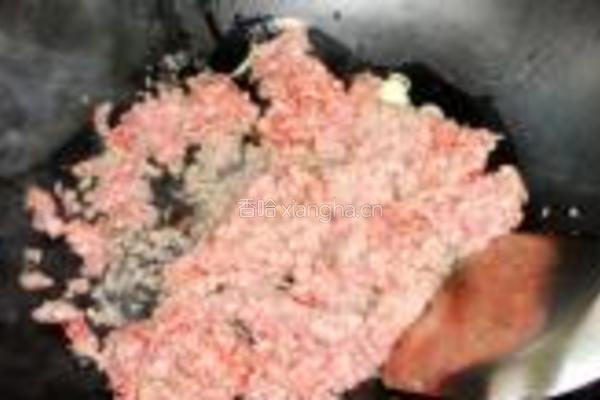 豌豆炒牛肉的做法图解2