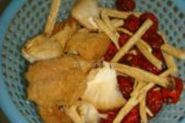 猴头菇炖鸡的做法图解1