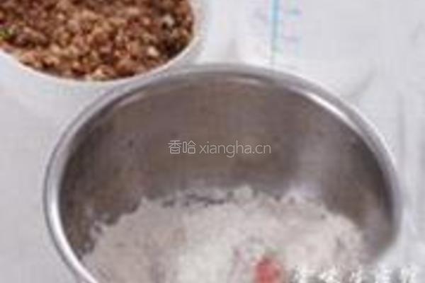 红糖果仁发糕的做法图解1