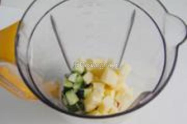 黄瓜苹果饮的做法图解4