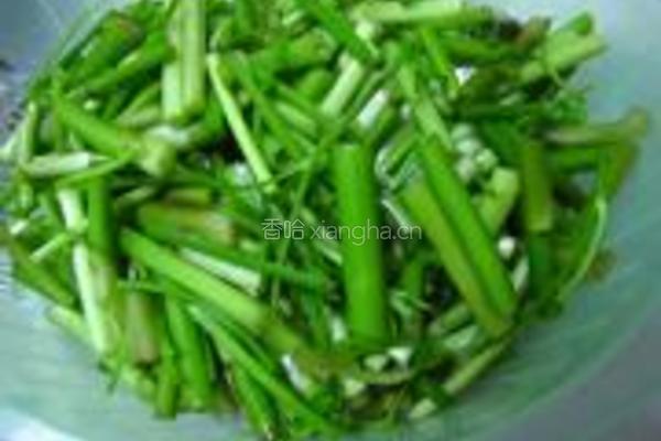 旱芹炒百叶的做法图解1