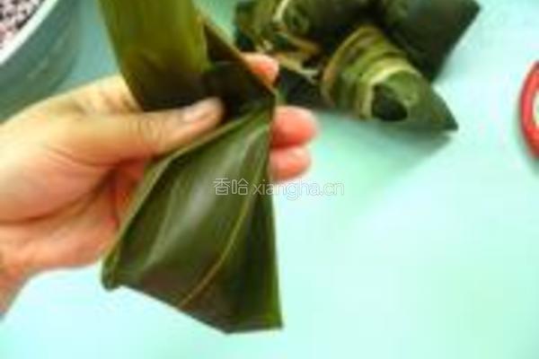 黑米鲍鱼粽的做法图解9