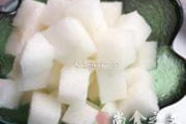 红酒雪梨的做法图解1