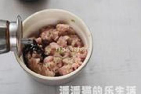肉蒸鸡蛋糕的做法图解2