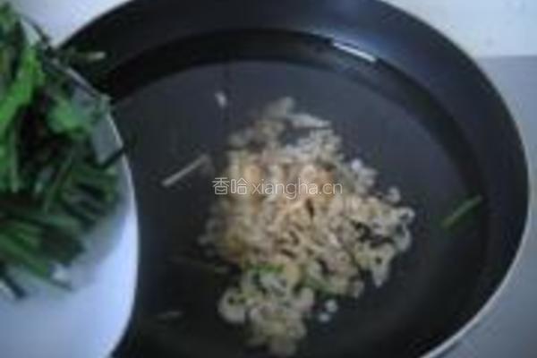 韭菜煮蛤蜊肉的做法图解3