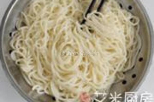 怪味鸡丝凉面的做法图解10