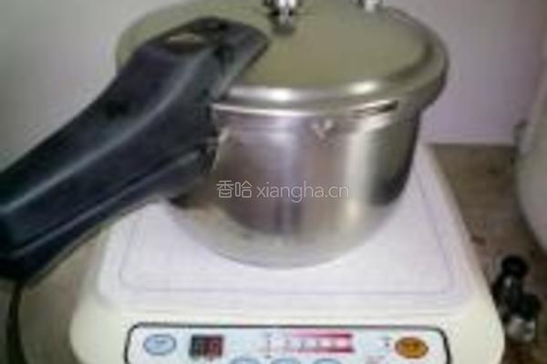 六味煲鸡汤的做法图解4