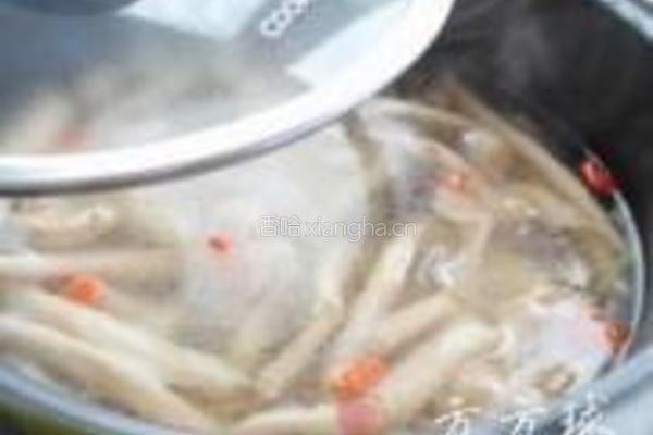 菌菇牛髓汤的做法图解3
