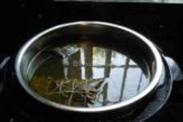 广式花生蛋黄粽的做法图解12