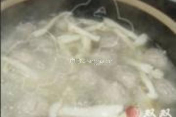 海鲜菇丸子汤的做法图解10