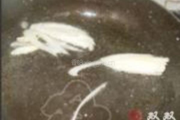 海鲜菇丸子汤的做法图解5