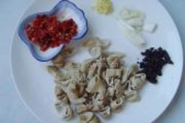 豆花肥肠的做法图解1