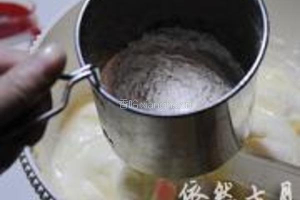 玫瑰果冻荔枝慕斯的做法图解6