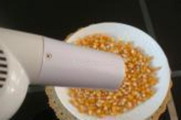 奶油爆米花的做法图解2