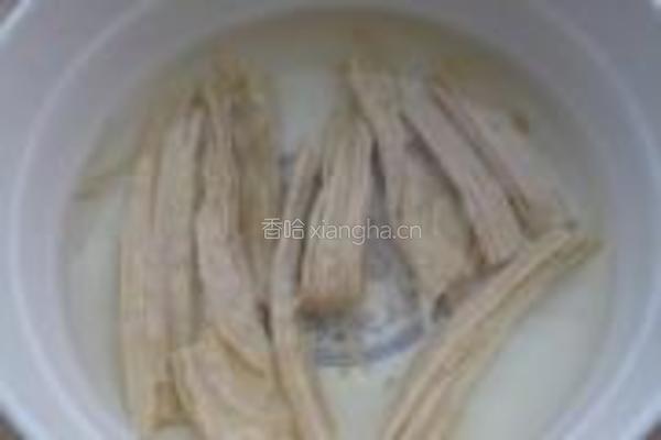 紫菜黄瓜腐竹汤的做法图解3