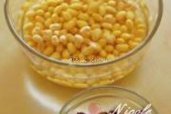 核桃红枣糯米豆浆的做法图解1