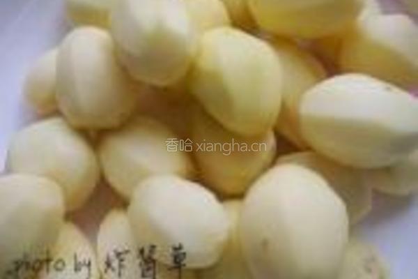 排骨炖小土豆的做法图解1
