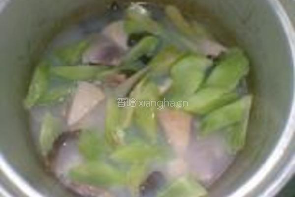 莴笋咸肉煮笋片的做法图解4