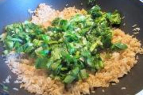 小白菜炒饭的做法图解6