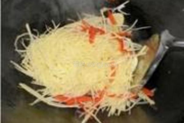 辣椒炒土豆丝的做法图解4