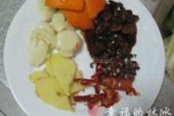 陈皮腊排骨炖青笋的做法图解2