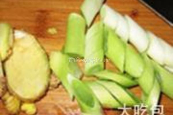 酱炖鲢鱼的做法图解3