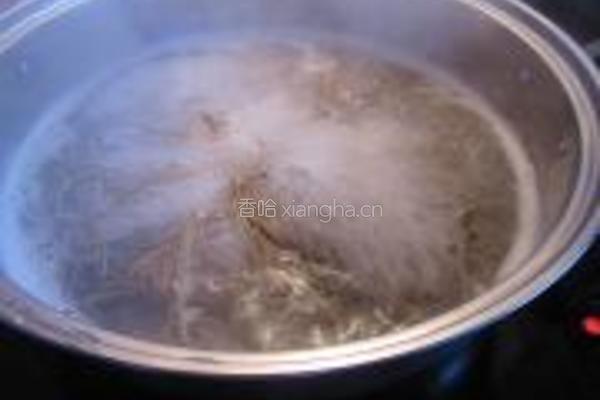 金针菇荞麦面的做法图解2