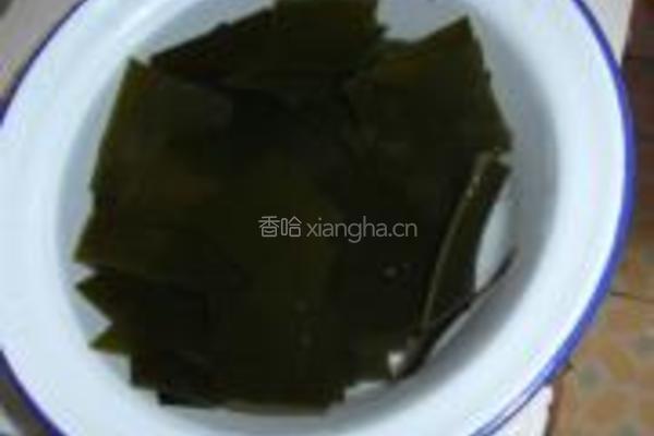 海带花生猪脚汤的做法图解2