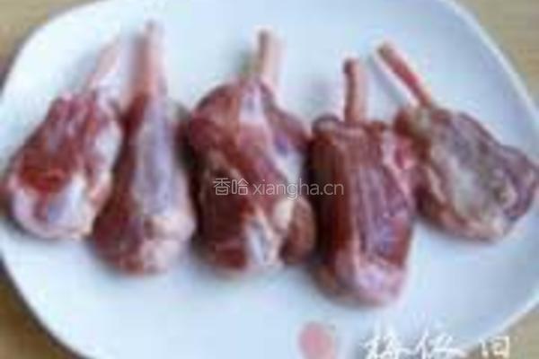 莲藕焖小蹄膀的做法图解1