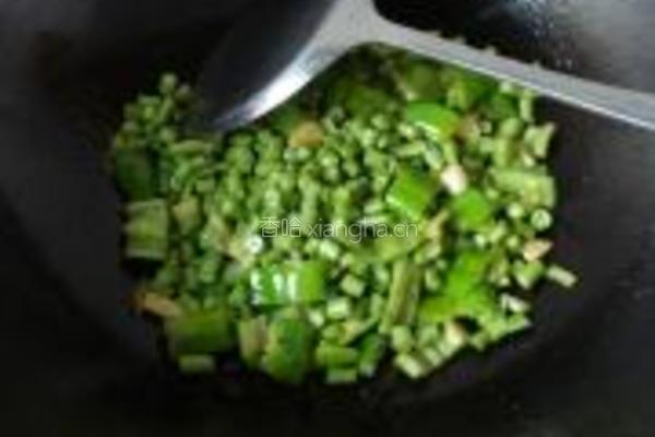 青辣椒炒长豆角的做法图解4