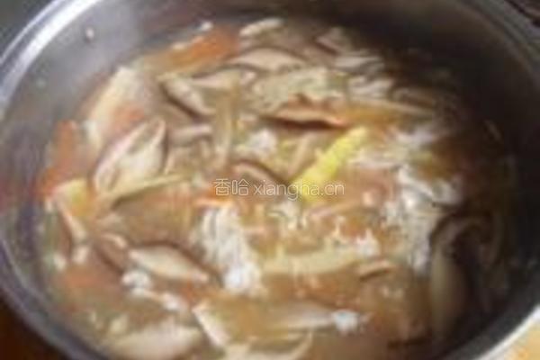 鱿鱼酸辣汤的做法图解5