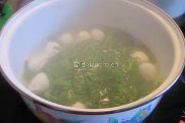 荠菜鱼包蛋汤的做法图解3