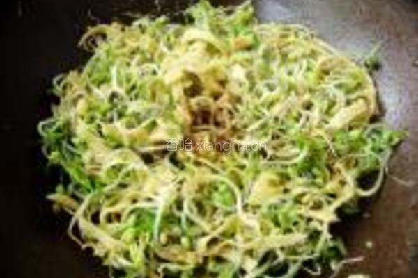 绿豆芽炒干豆腐丝的做法图解5