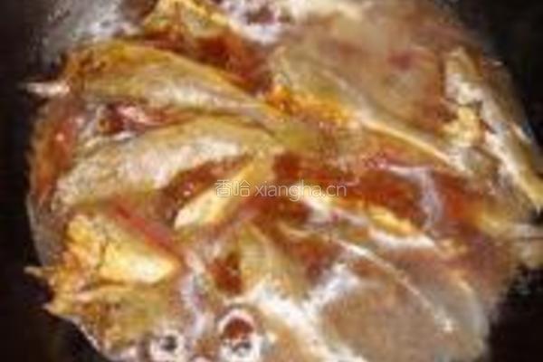啤酒酱焖小黄鱼的做法图解8