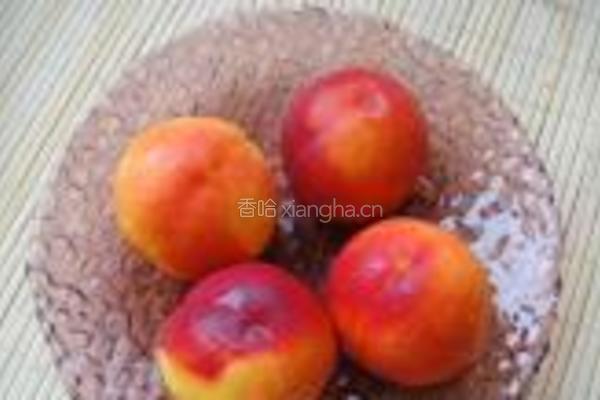 糖水黄桃罐头的做法图解1