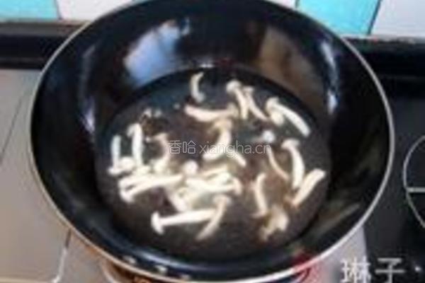 菌菇豆腐汤的做法图解5